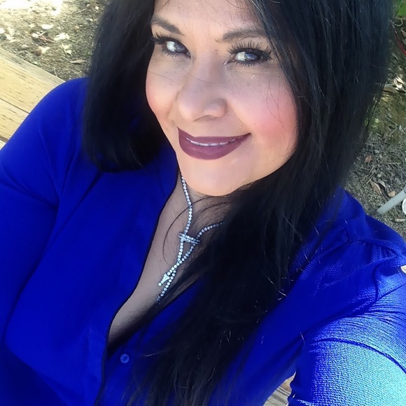 Meet your Posher, Gloria - Picture 3 of 3